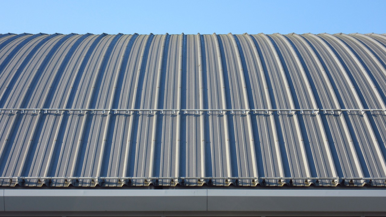 sheet-metal-roof-1325466_1280